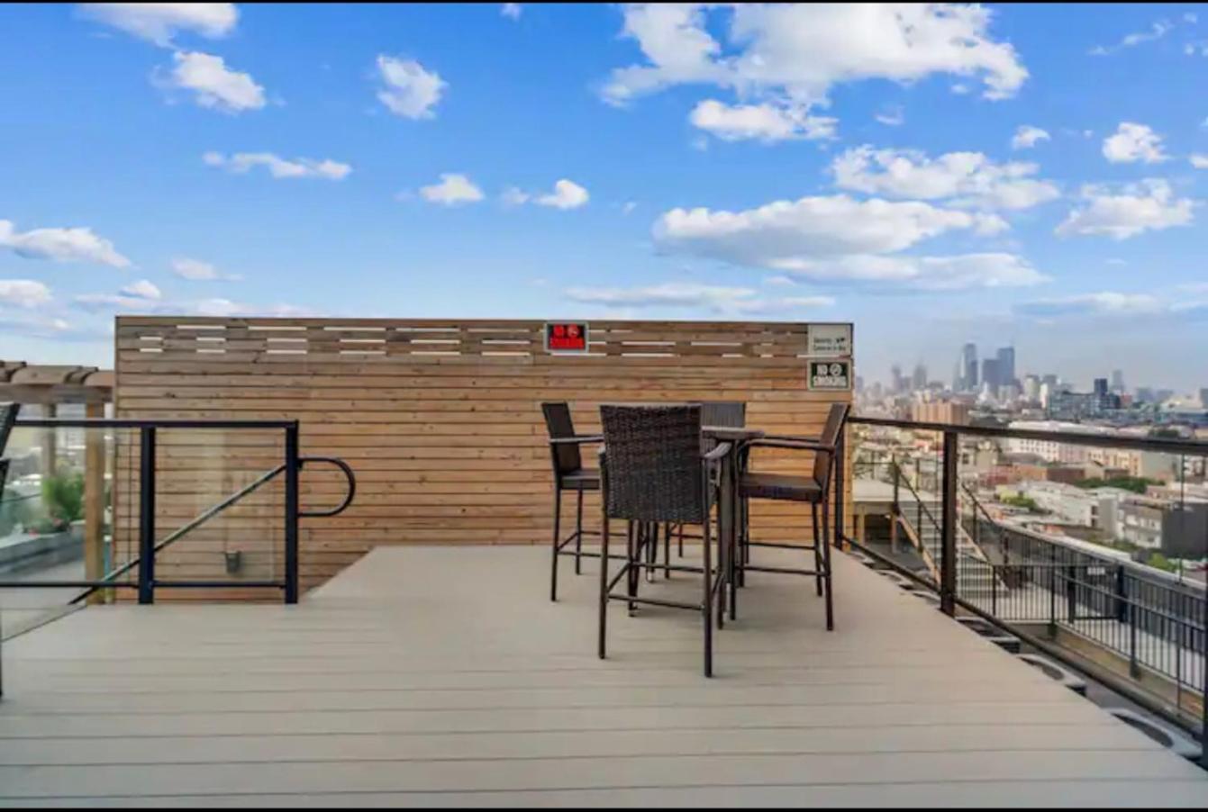 Modern W Rooftop Pool Apartment
