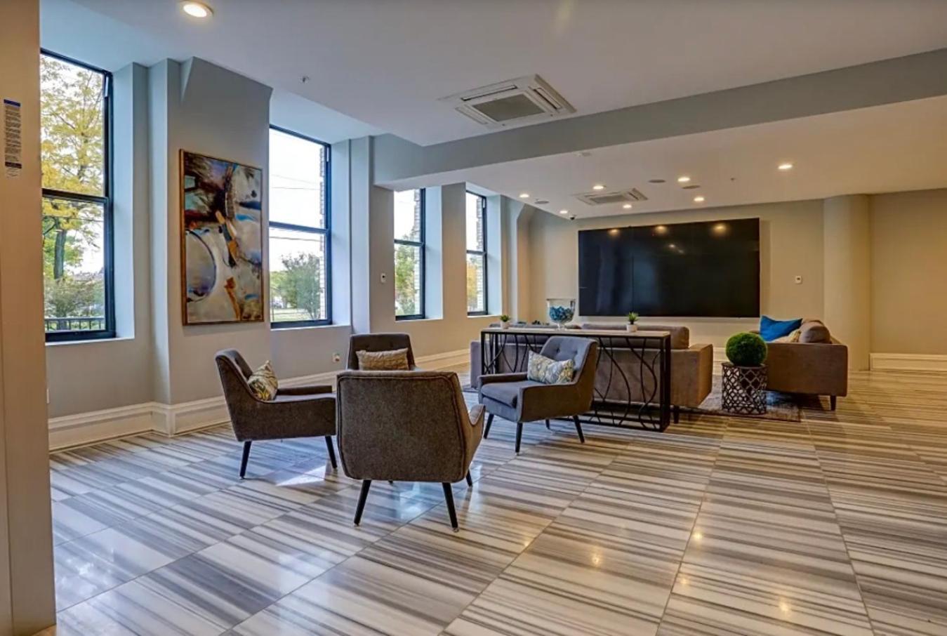 Apartment Modern W Rooftop Pool *