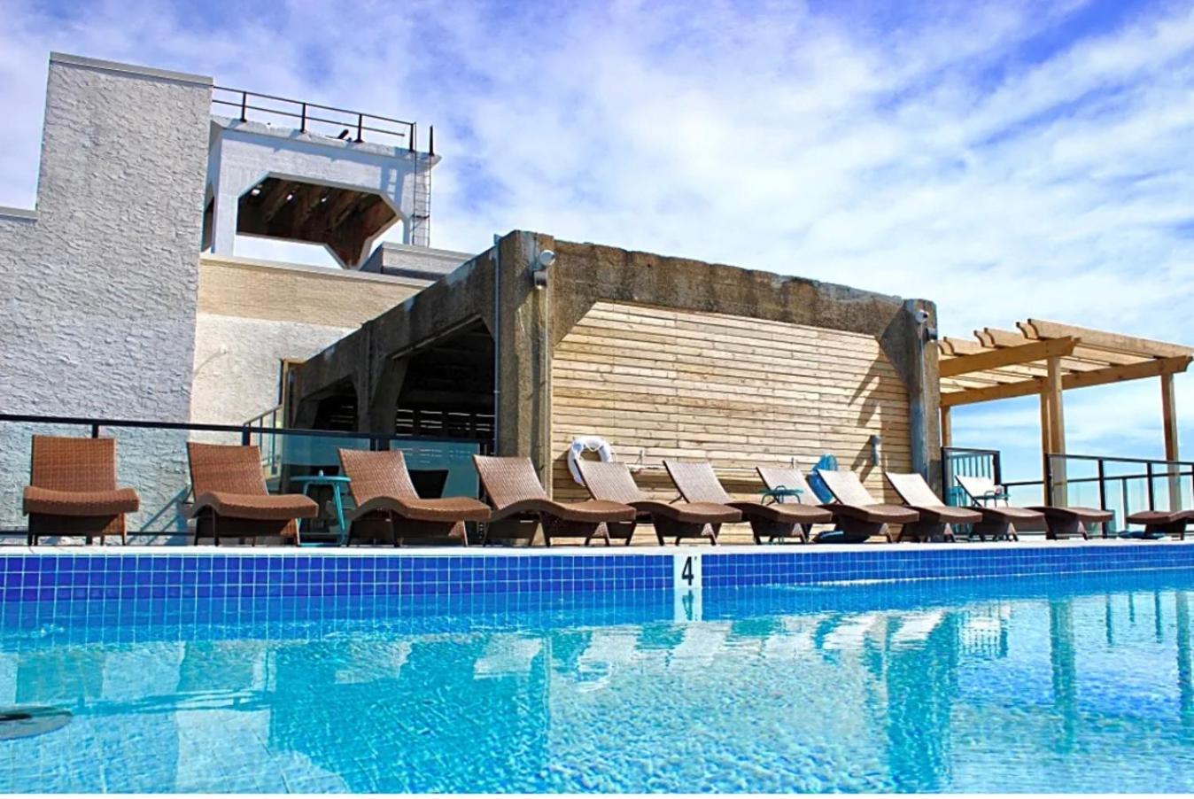 Modern W Rooftop Pool Philadelphia